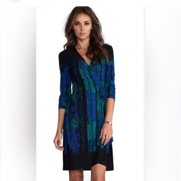 BCBG MaxAzria Adele Print Wrap Dress Size Small - Picture 9 of 9